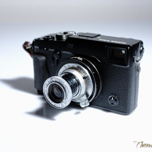 Fuji-Kamera mit zusammenklappbarem Industar-50mm-Objektiv